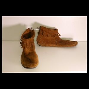 Ladies Minnetonka Suede Leather Moccasin Boots